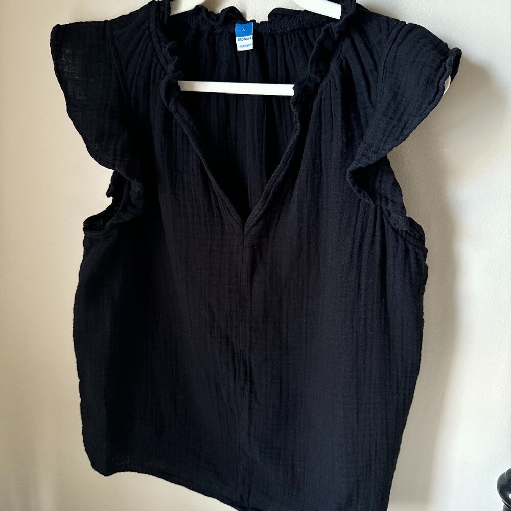 Old Navy Crinkle Gauze Sleeveless Top in Black